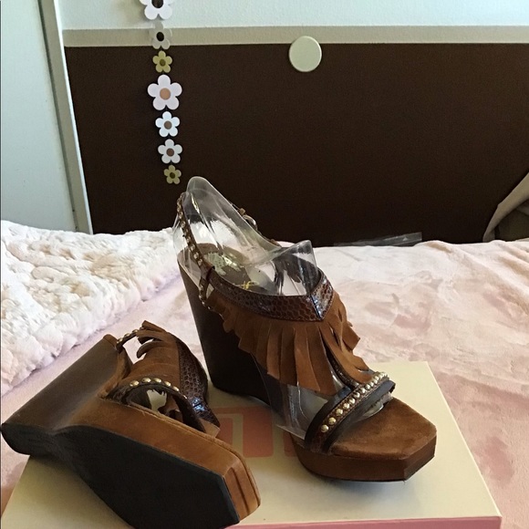 suede fringed wedge sandals - Picture 1 of 4